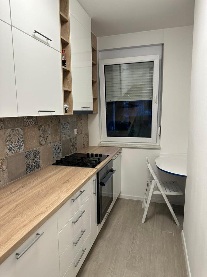 Novoureden Stan U Vitezu Apartment Bagian luar foto