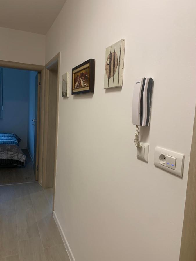 Novoureden Stan U Vitezu Apartment Bagian luar foto